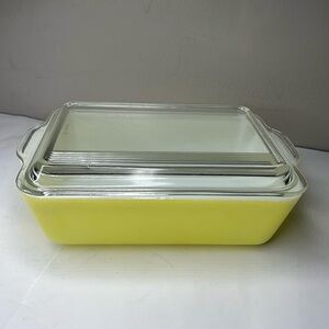 Pyrex 0503 46 Yellow Primary Large Fridgie 8.5” x 7” x 2.5” with Lid